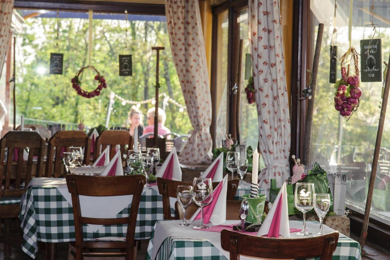 Hotel Merkurwald - Restaurant Wolpertinger Μπάντεν-Μπάντεν Εξωτερικό φωτογραφία